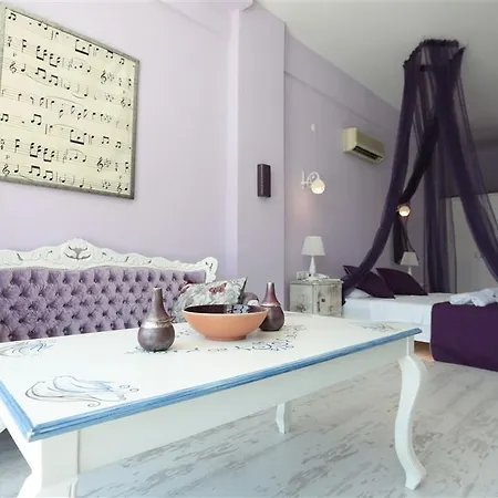 Hotel Tinika Butik Çeşme